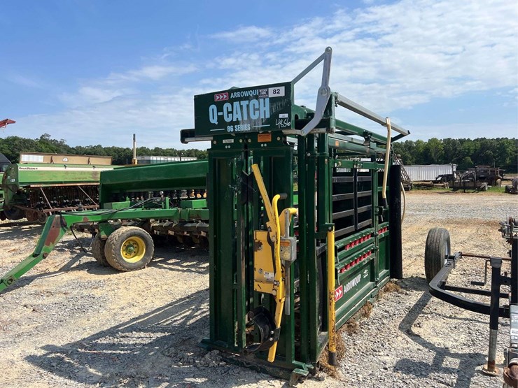 arrowquip-q-catch-86-series-squeeze-chute-image-1