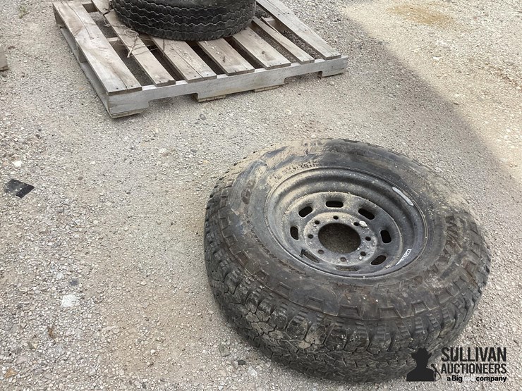 265/75r16-tire-&-rim-image-10