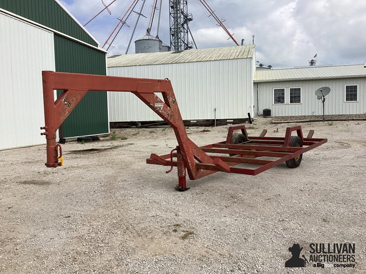 6-bale-gooseneck-hay-trailer-image-1
