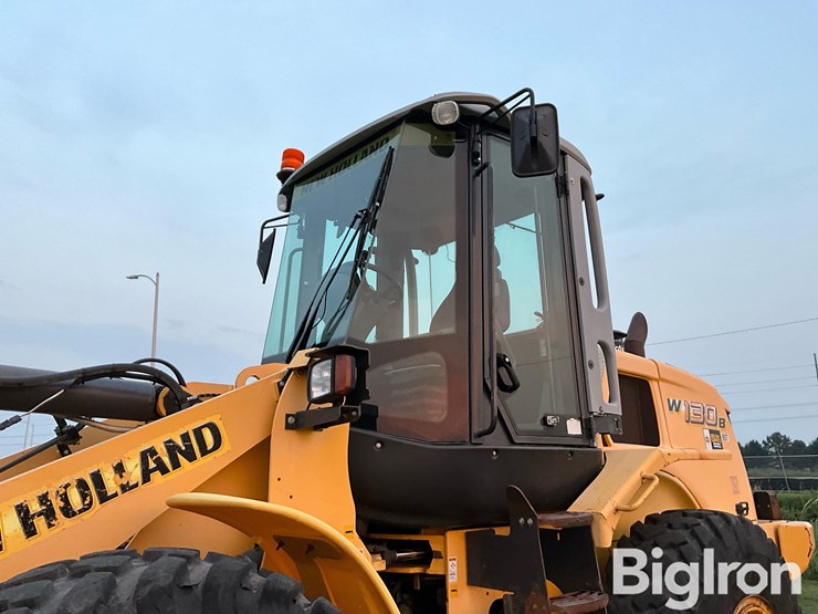 2010-new-holland-w130b-image-11
