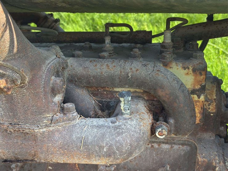 caterpillar-fifteen-crawler-image-17