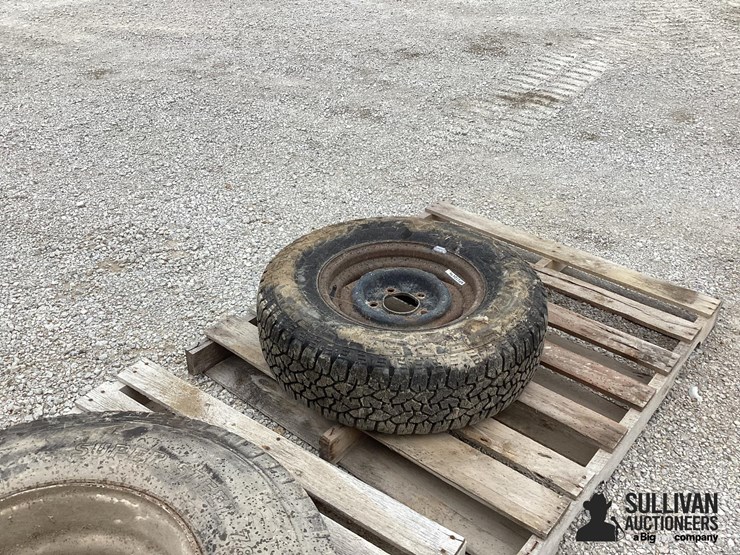 235/75r15-tire-&-rim-image-8