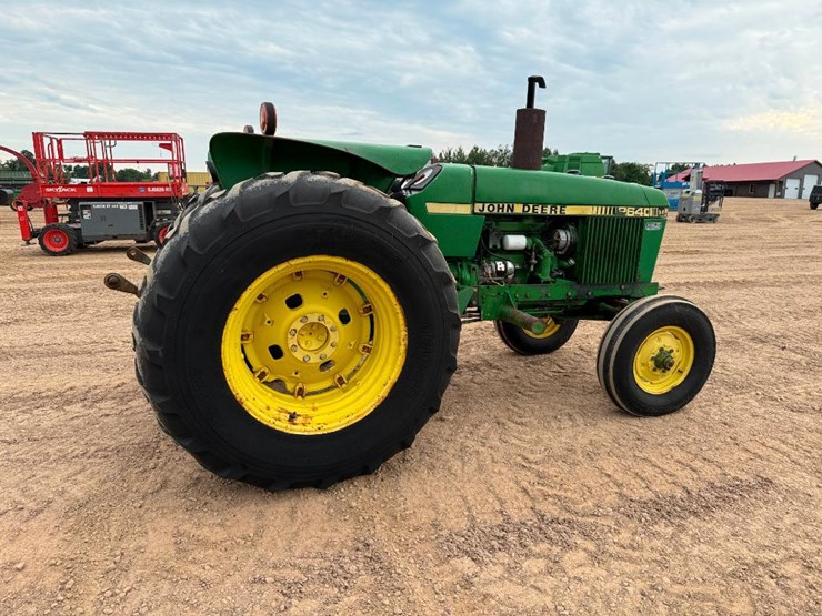 john-deere-2640-image-4