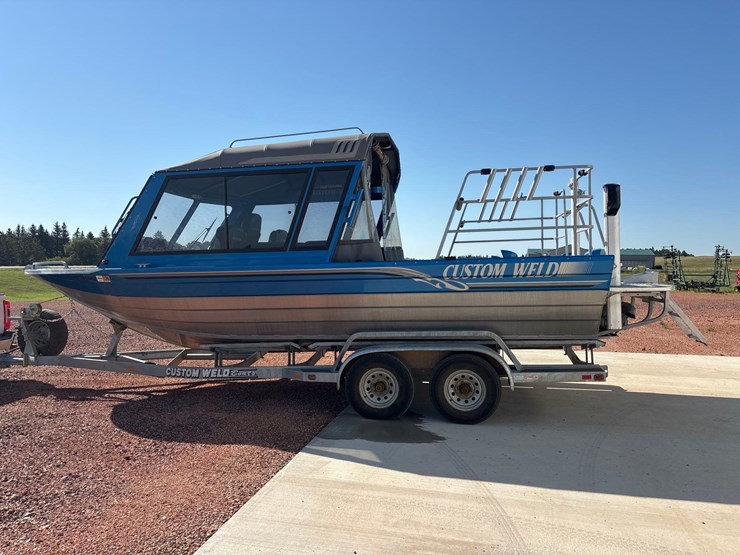 custom-weld-white-water-special-boat-image-11