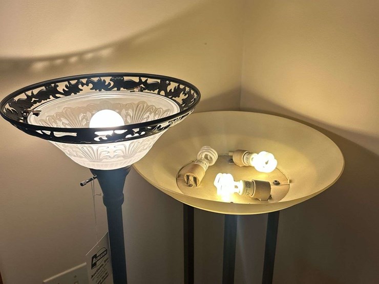 (2)-floor-lamps-image-3