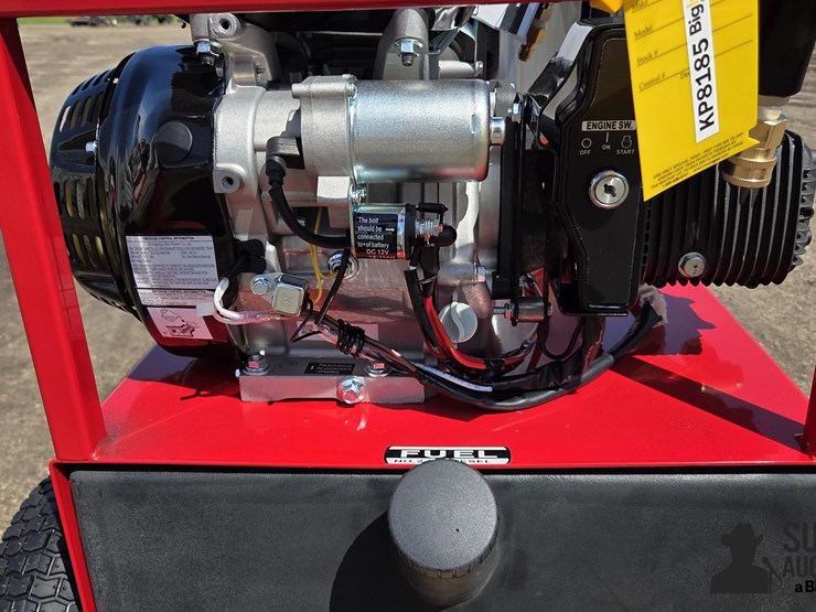 2025-magnum-4000-series-hot-water-pressure-washer-image-7
