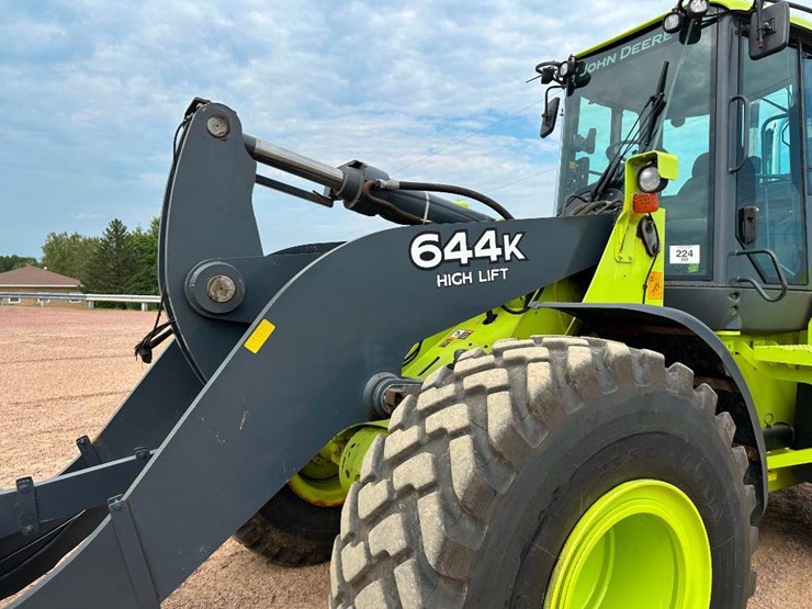 2010-deere-644k-image-32