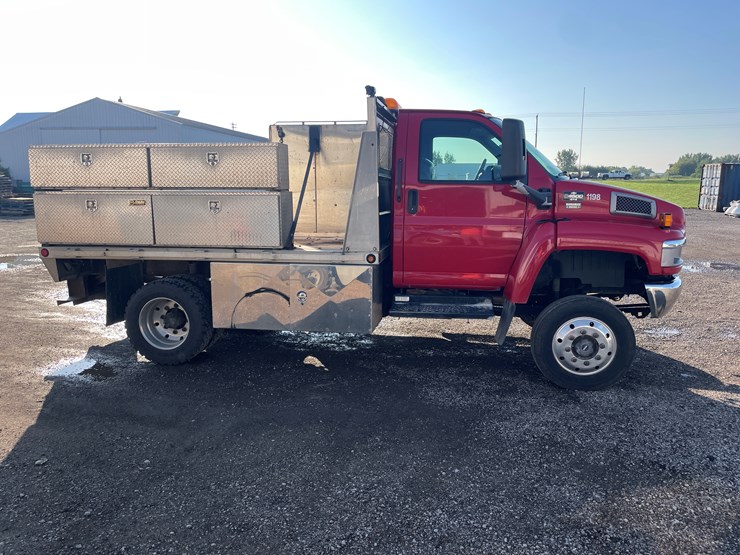 #6287-•-2005-chevy-c4500-4x4-service-truck-image-4