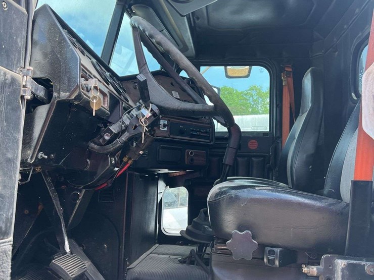 2000-freightliner-s/a-daycab-truck-*inop-image-21