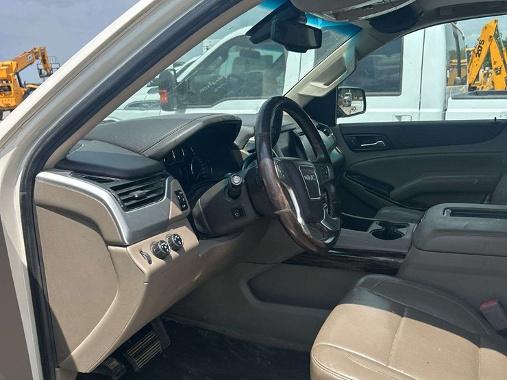 2015-gmc-yukon-xl-image-25