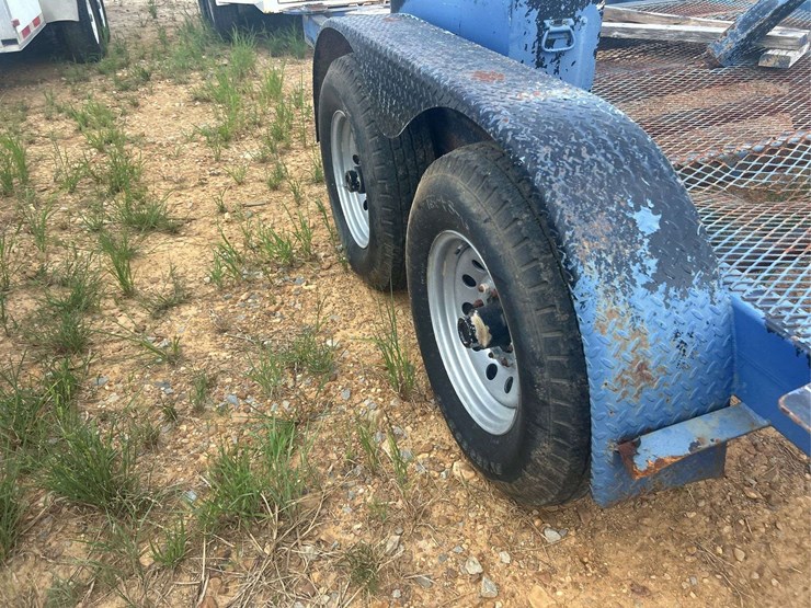 2012-77"-x-20'-t/a-gooseneck-trailer-image-11