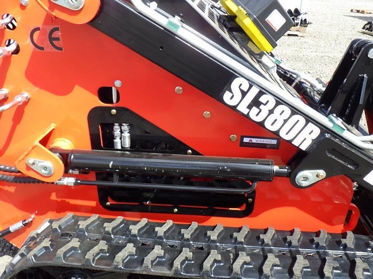 2025-sdlool-380-skid-steer-tracked-loader-image-7