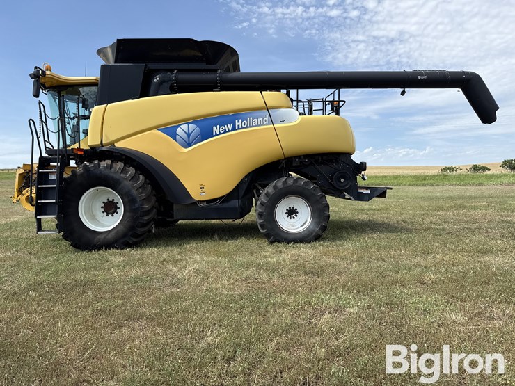 2008-new-holland-cr9070-image-8
