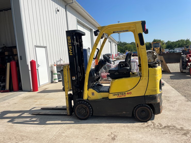 #6277-•-2011-hyster-40-lp-forklift-image-8