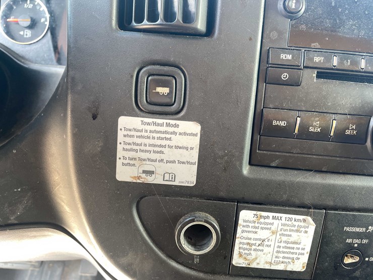 #1296-•-2012-gmc-savana-box-truck-(has-wi-title)-(of)-image-30