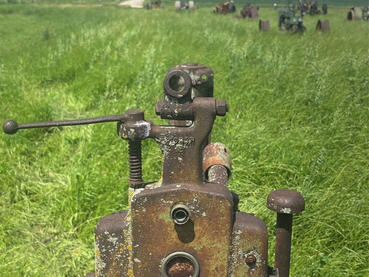 john-deere-model-b-image-36