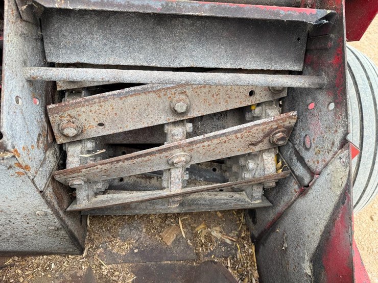 new-holland-770-image-19