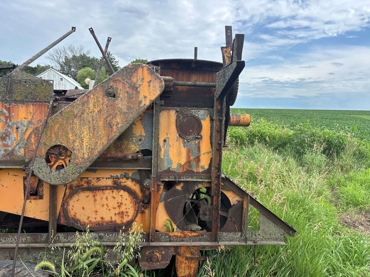 chevy-400-truck-with-minneapolis-moline-corn-sheller-image-84