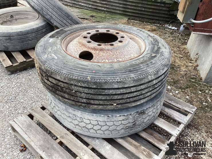 285/75r24.5-tires-&-rims-image-6