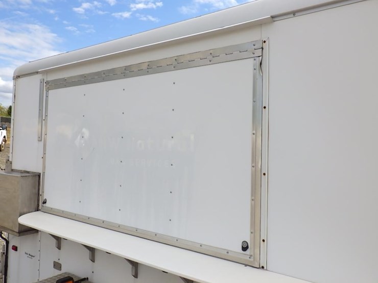 2000-cargo-wells-image-21