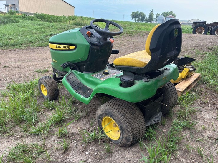 john-deere-x300-image-7