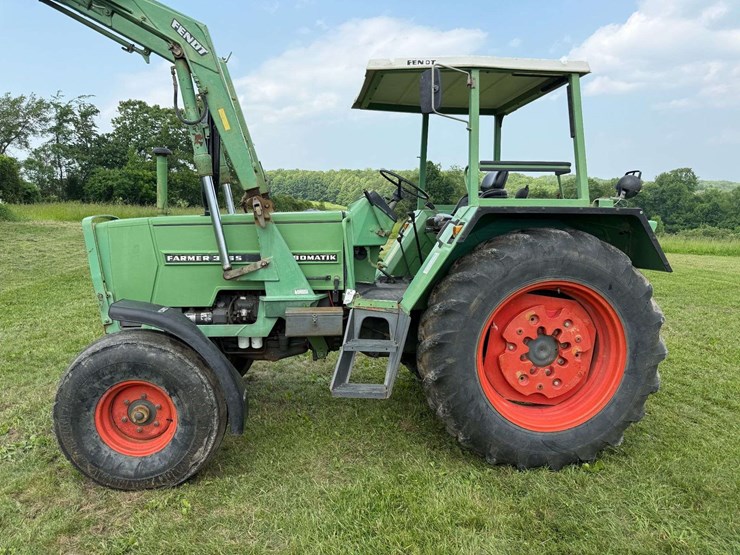 low-hour-fendt-306ls-with-loader-image-8