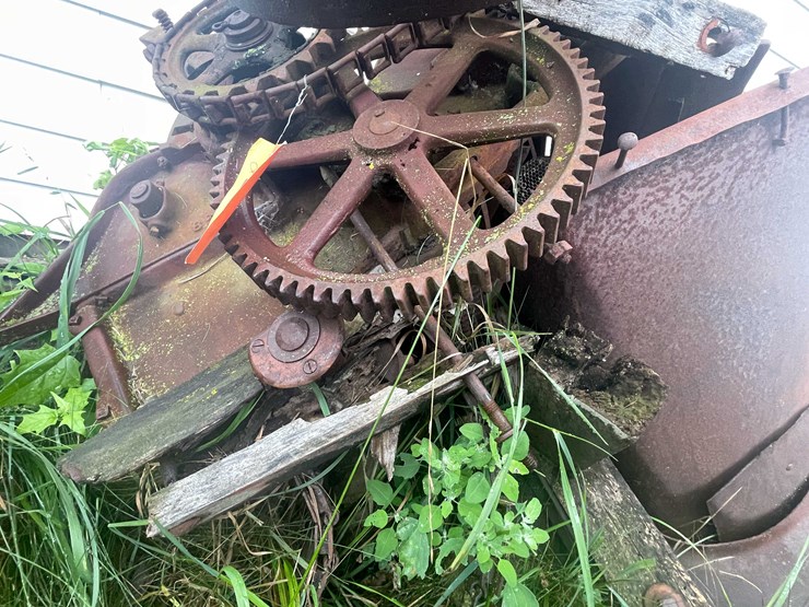 #6699-•-antique-farm-machinery-image-3