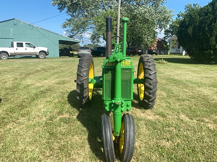 john-deere-b-image-2