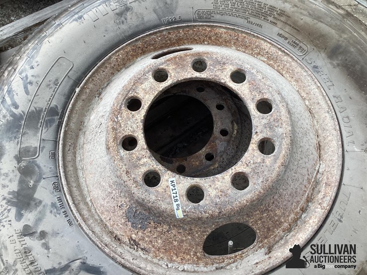11r22.5-tires-&-rims-image-12