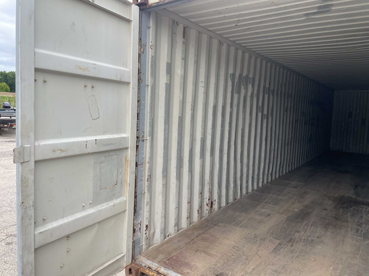 #1359-•-40'-shipping-container-(of)-image-12