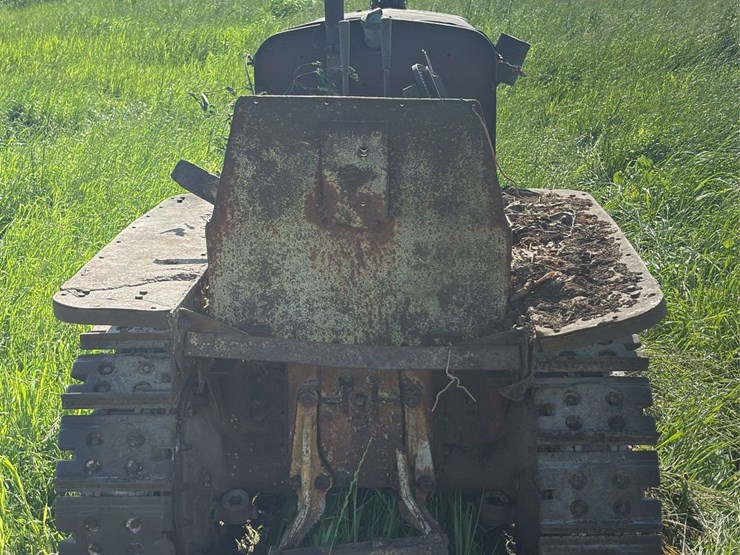 caterpillar-fifteen-crawler-image-4