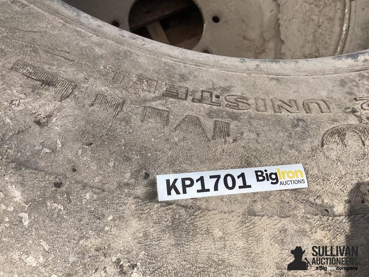 305/70r22.5-tires-&-rim-image-14