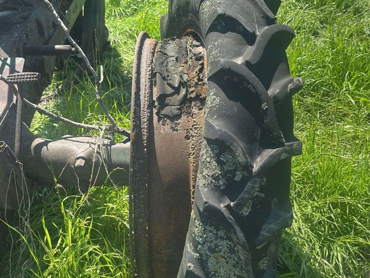 john-deere-h-image-25