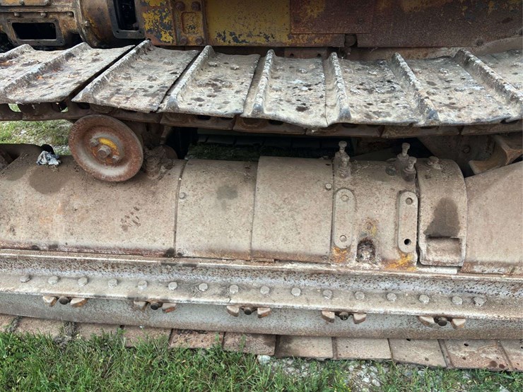 caterpillar-forty-diesel-crawler-image-15