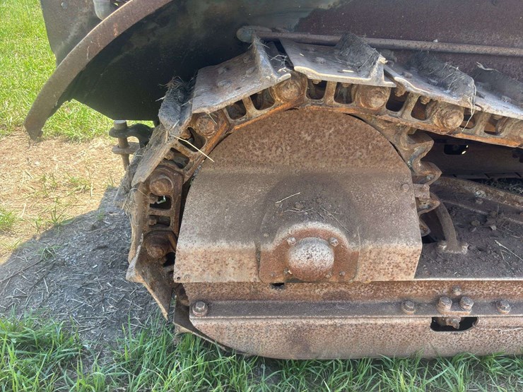caterpillar-twenty-crawler-image-73