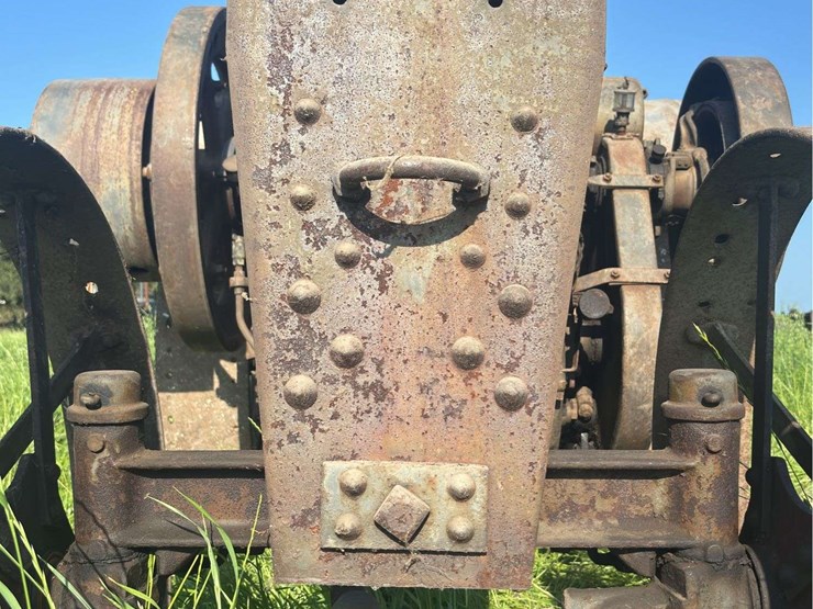 mccormick-deering-titan-10-20-image-15