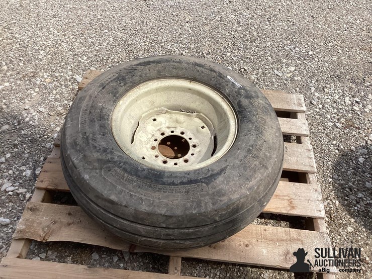 11l-15-tire-&-rim-image-4