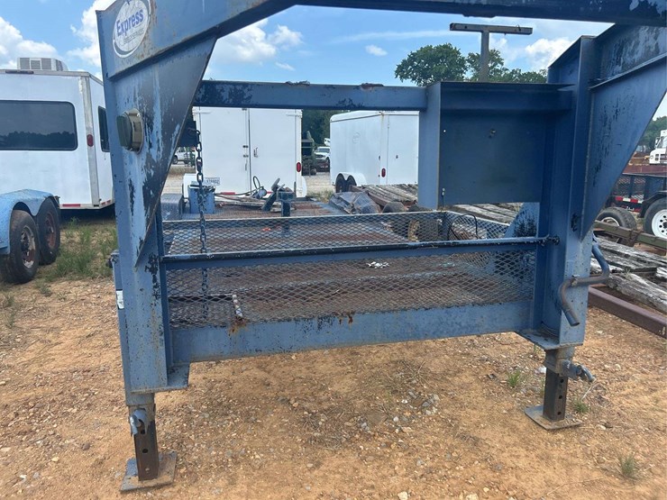 2012-77"-x-20'-t/a-gooseneck-trailer-image-8