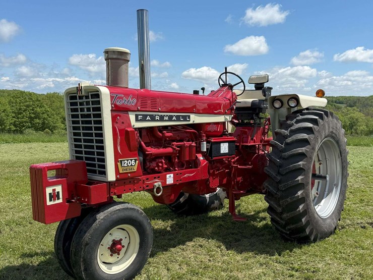 farmall-1206-image-1