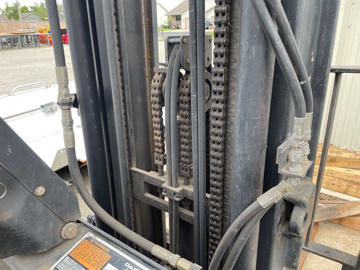 #1365-•-daewoo-5000-lb.-capacity-forklift-(o2)-image-16