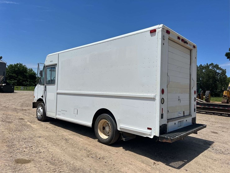 2000-freightliner-s/a-box-truck-image-2