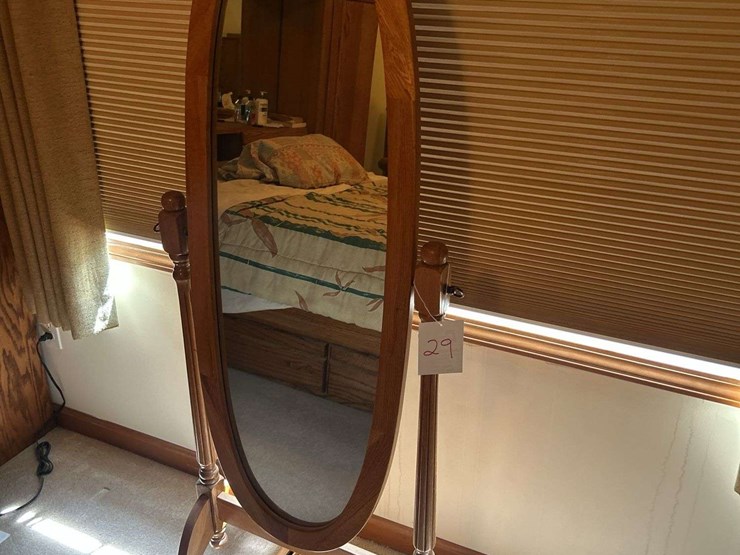 standing-mirror-image-3