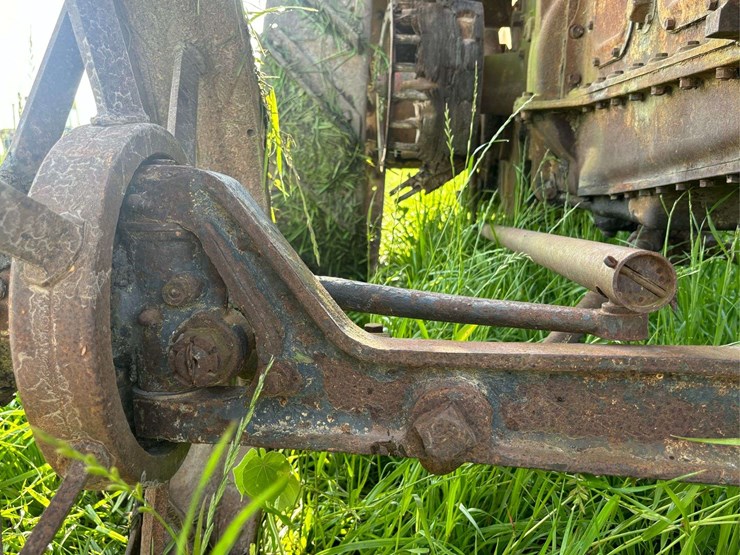 huber-4-cylinder-tractor-image-17