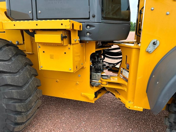 2018-deere-524kii-image-31