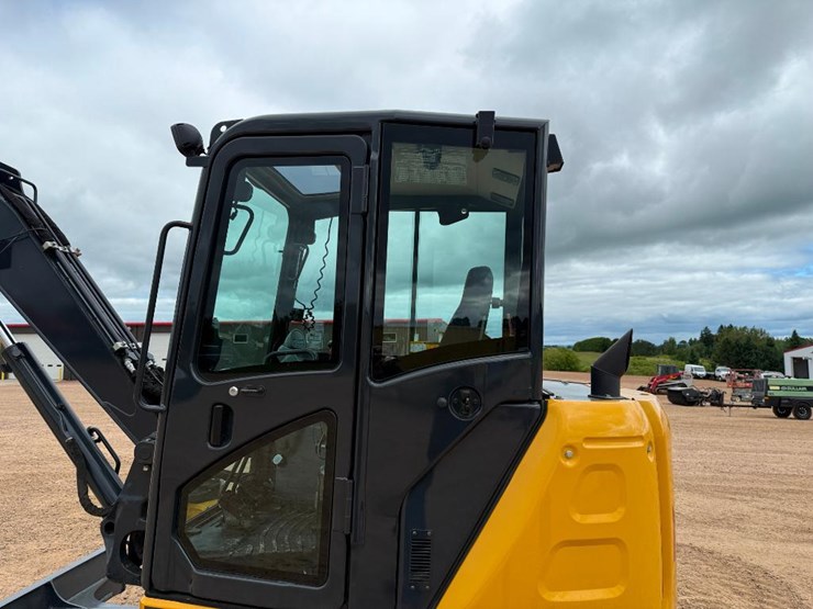2021-deere-60g-image-25