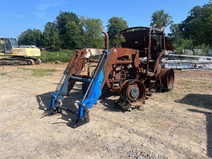 2013-new-holland-t4.95-image-1