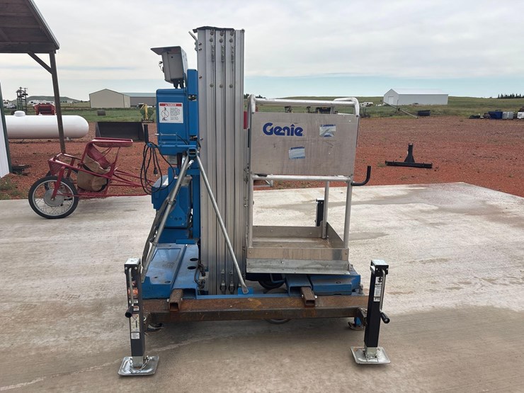 2000-genie-lift-image-1