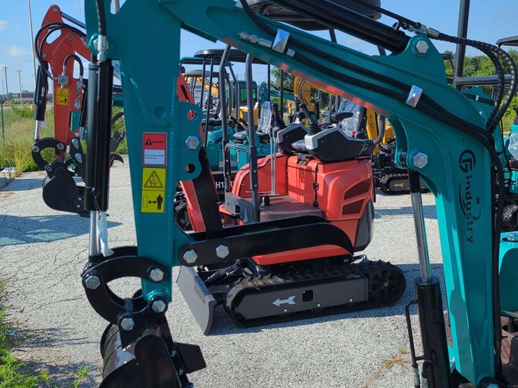 cfg-industrial-mini-excavator---h15r---(2025)-image-2