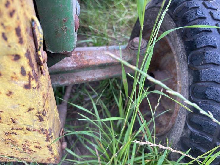 john-deere-110-image-40