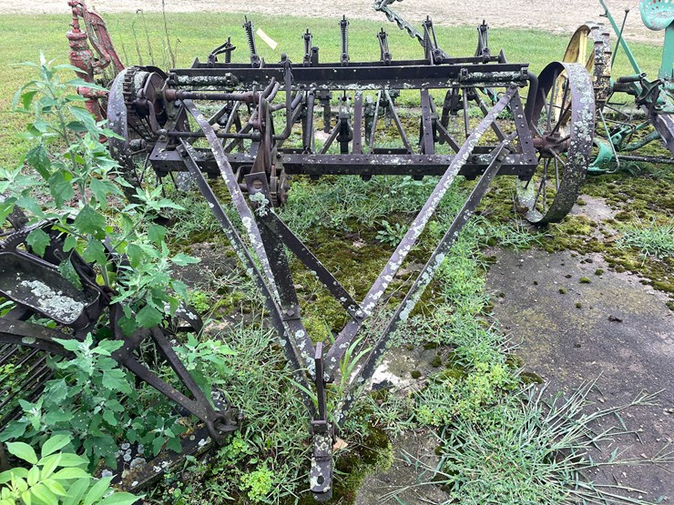 #7496-•-antique-field-cultivator-image-2